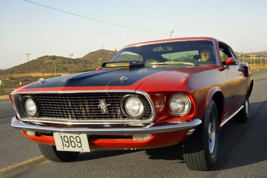 マッスルカーと日本車、究極のカーライフを追求 1 e3839ee38383e382b9e383abe382abe383bce381a8e697a5e69cace8bb8ae38081e7a9b6e6a5b5e381aee382abe383bce383a9e382a4e38395e38292e8bfbde6b182