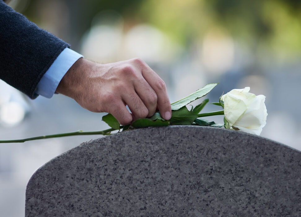 葬式で泣かない人の心理、その背後にある真実とは 1 e891ace5bc8fe381a7e6b3a3e3818be381aae38184e4babae381aee5bf83e79086e38081e3819de381aee8838ce5be8ce381abe38182e3828be79c9fe5ae9fe381a8